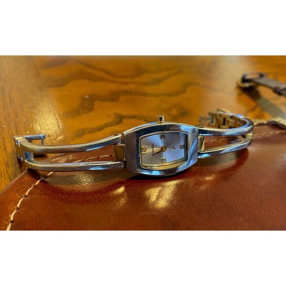Women's Silver Tone Fossil F2 Watch, All Stainless, WR to 30M - Picture 1 of 3